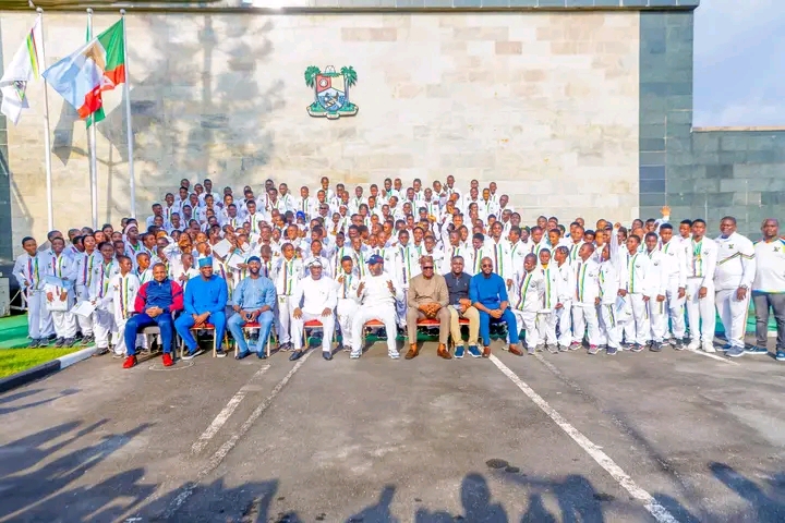 sanwo-olu-hosts-lagos-athletes-after-victorious-national-youth-games-outing.jpg