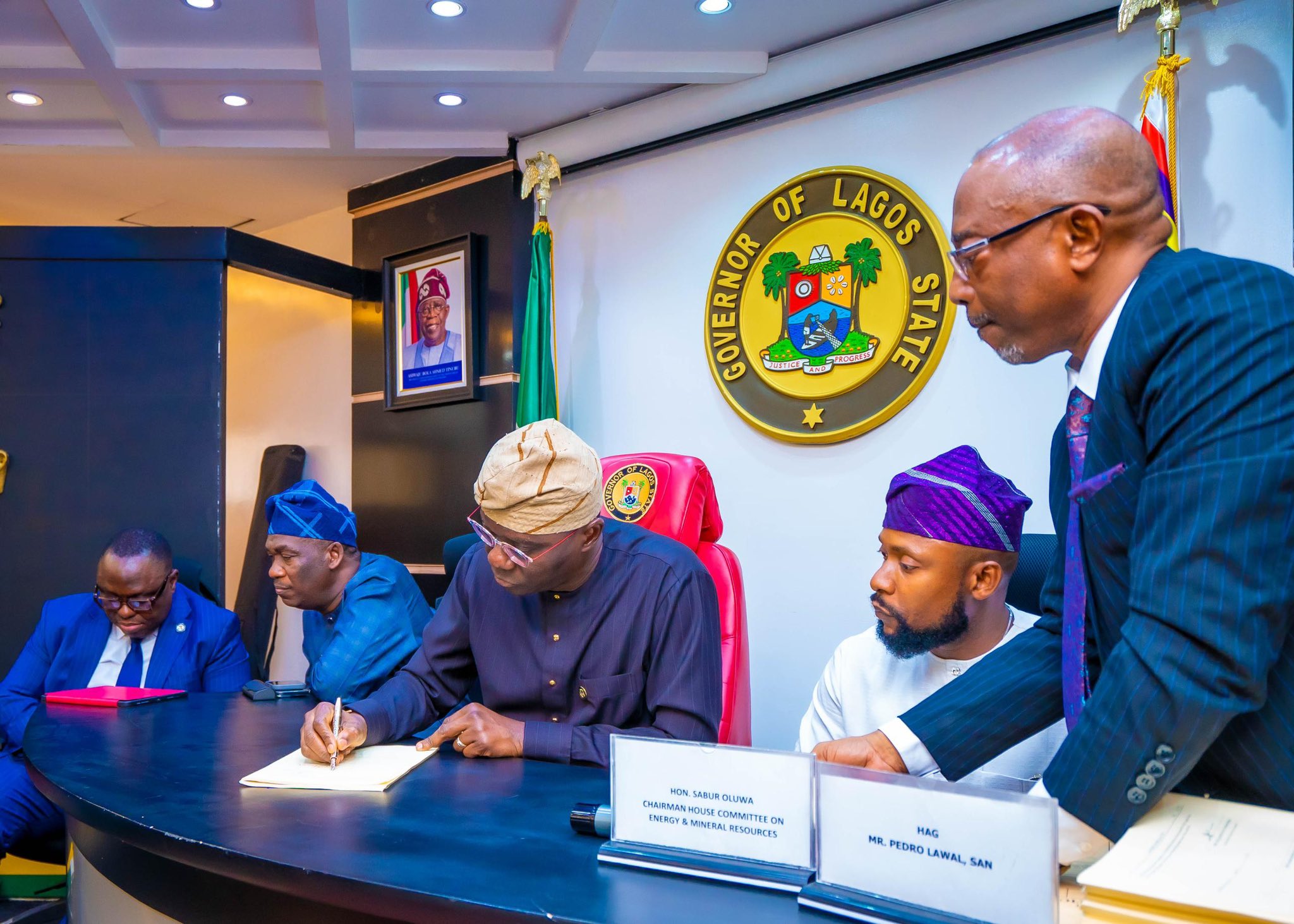 sanwo-olu-signs-lagos-electricity-bill-into-law.jpg