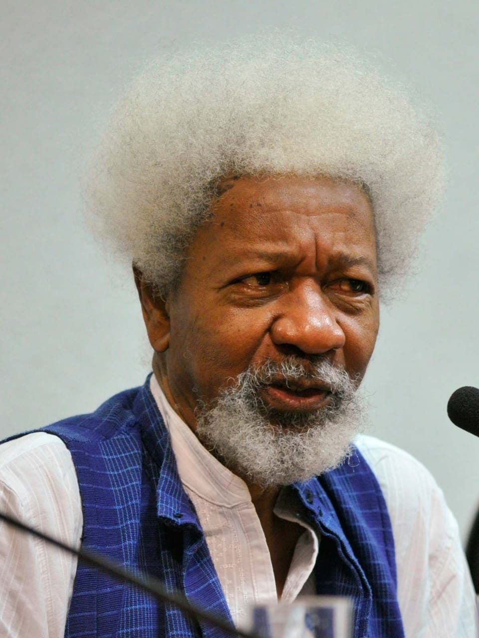 soyinka-reveals-his-passion-for-football.jpg