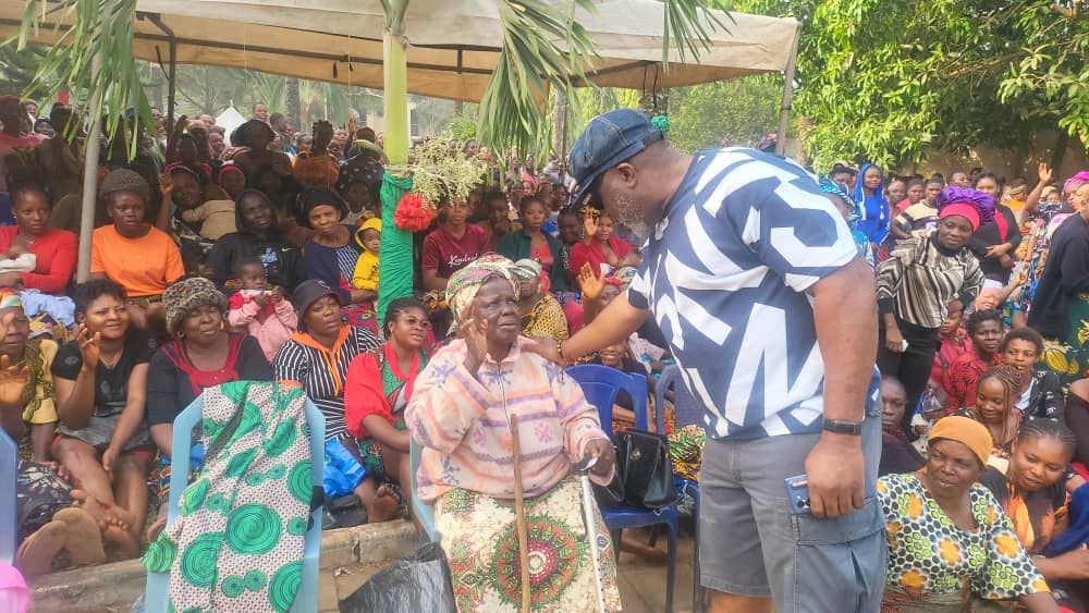 yuletide-prof-obiora-okonkwo-spreads-christmas-love-to-over-10000-women-in-anambra.jpg