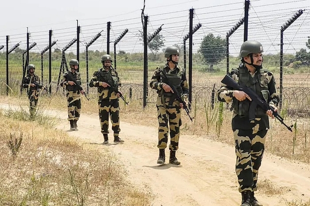 bsf-increases-vigilance-on-bangladesh-border-ahead-of-republic-day-amid-tensions.jpg