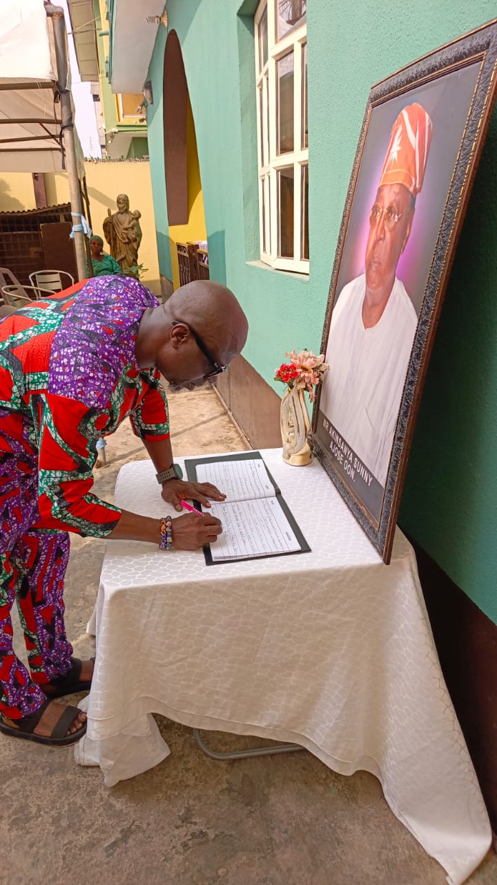 hon-segun-odunmbaku-pays-condolence-visit-to-family-of-late-pa-ajose.jpg