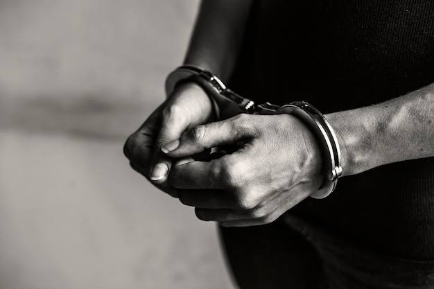 man-25-arrested-as-thief-for-sneaking-into-womans-apartment-for-sex.jpg