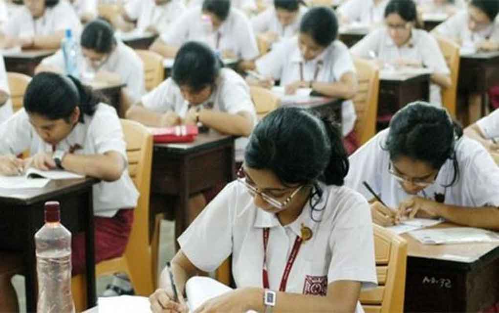 no-civic-volunteers-inside-madhyamik-exam-centres.jpg