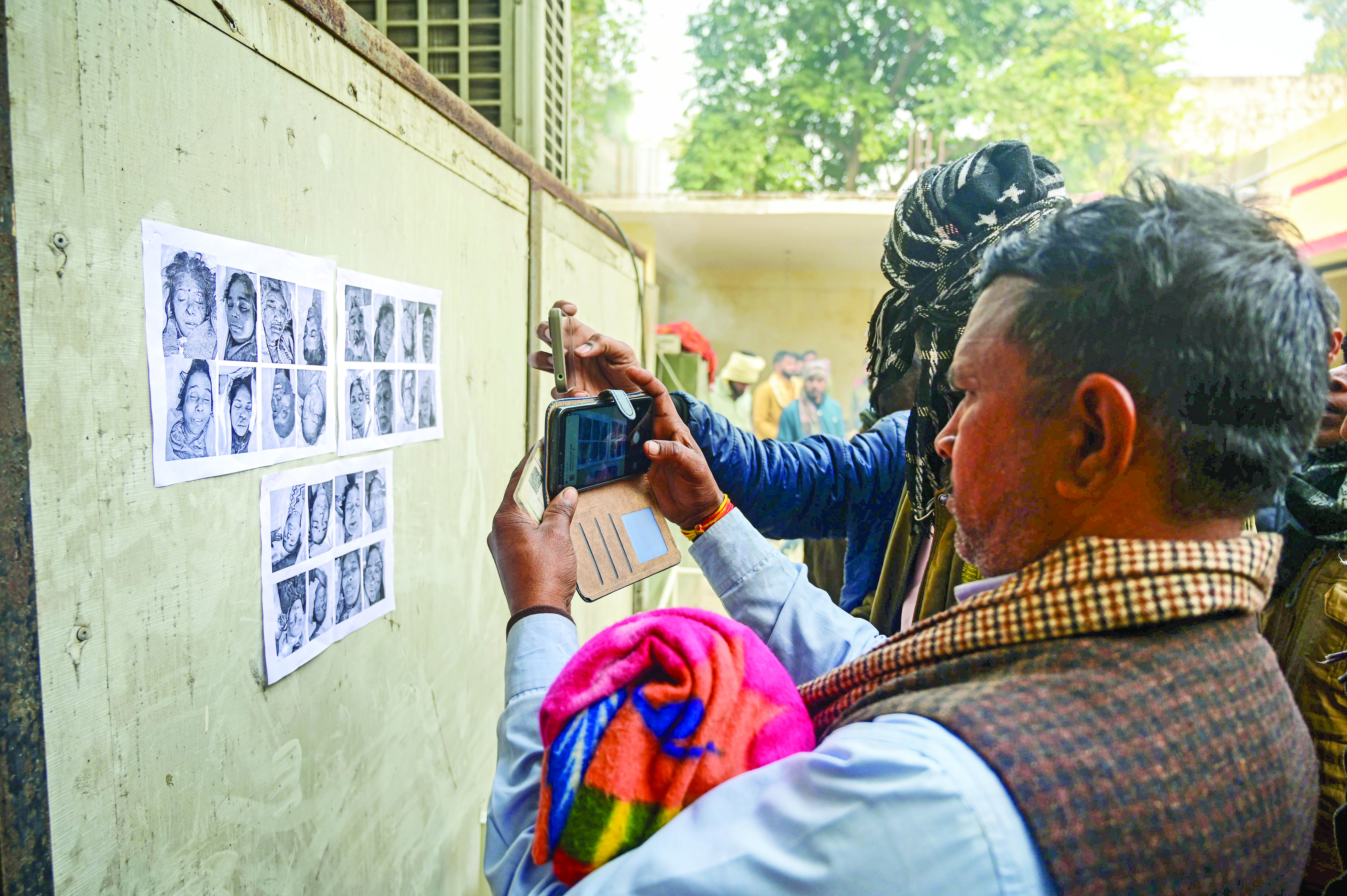 stampede-at-maha-kumbh-2-from-bengal-dead-2-missing.jpg