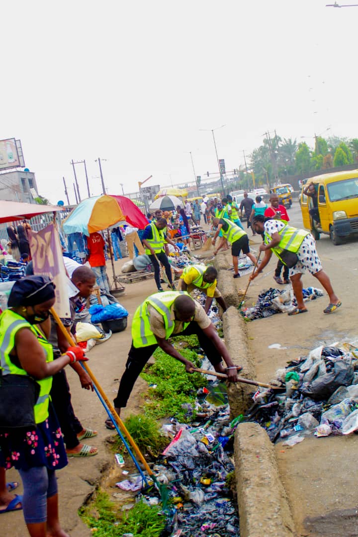 youth-driven-initiative-clean-up-ojodu-community-service-triumphs-against-all-odds.jpg