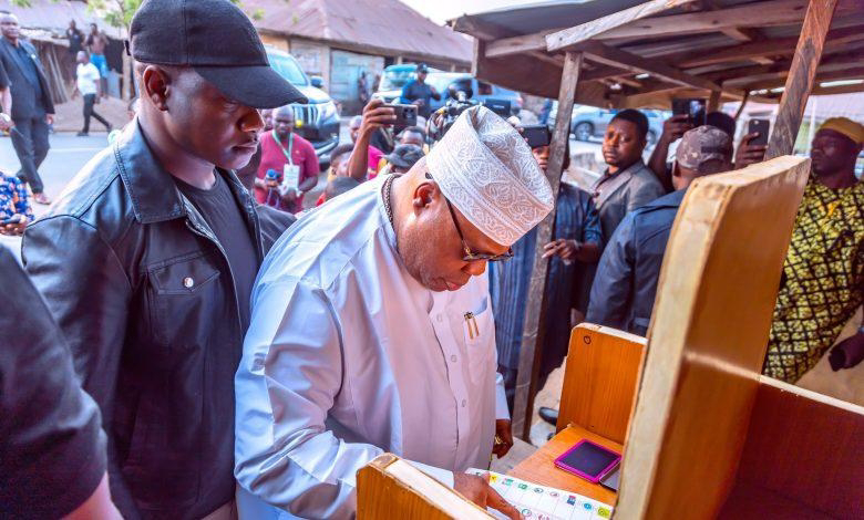 just-in-gov-adeleke-casts-vote-as-osun-lg-election-holds-amid-tensions.jpg