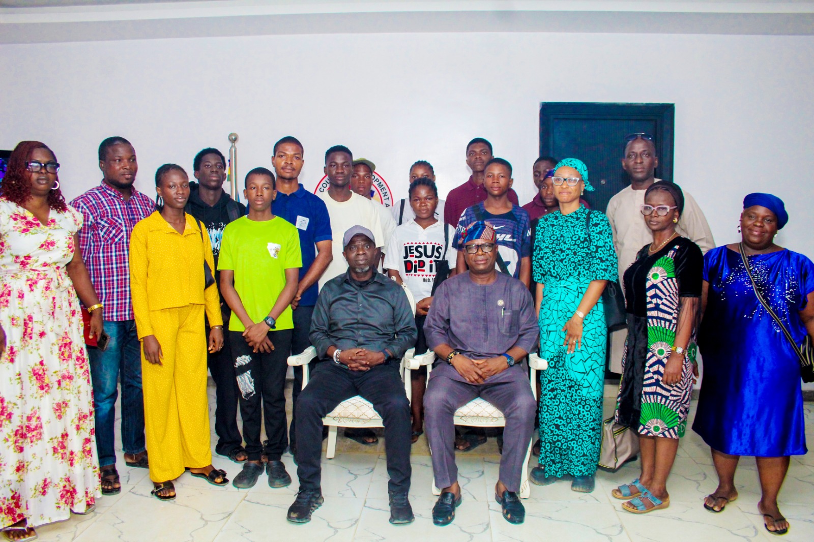 ojodu-lcda-presents-bursary-awards-to-50-students.jpg