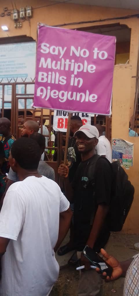 protesters-storm-ekedc-office-in-ajegunle-over-multiple-billing-tariff-hike.jpg