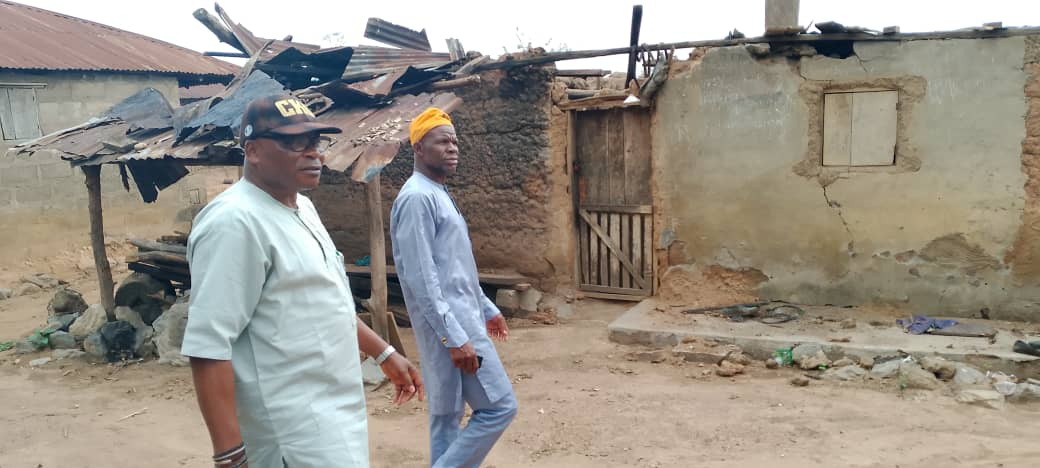 ose-lg-chairman-kolapo-ojo-visits-rainstorm-affected-communities.jpg